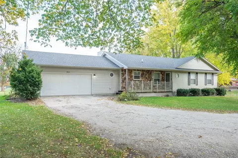 813 N James St, Grimes, IA 50111