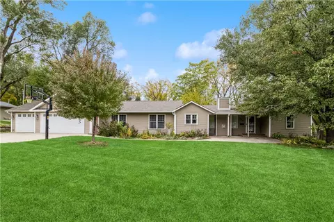 1228 19th St, West Des Moines, IA 50265