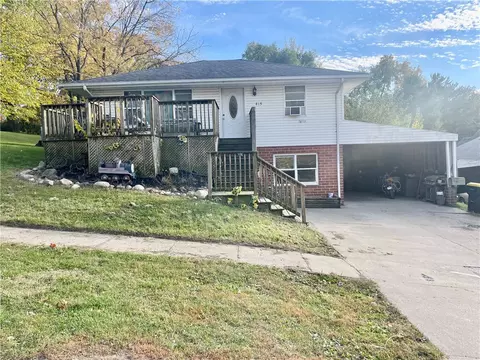 415 E Division St, Colfax, IA 50054