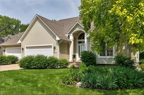 13119 Cedar Crest Ln, Clive, IA 50325