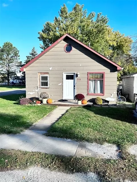 219 W Lane St, Panora, IA 50216