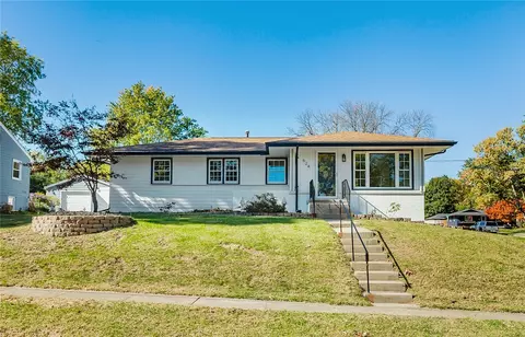 624 31st St, West Des Moines, IA 50265