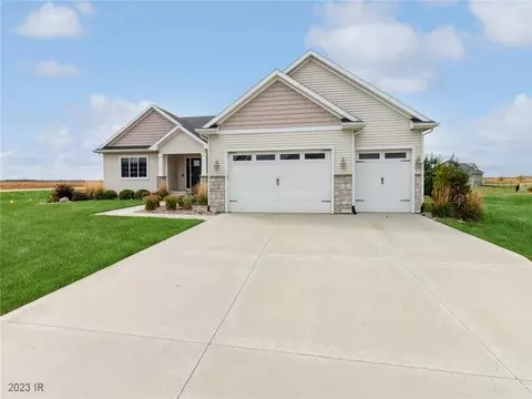 5211 Harvest Rd, Ames, IA 50014