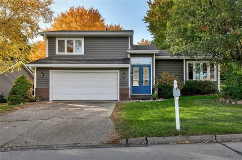 9408 Horton Ave, Urbandale, IA 50322
