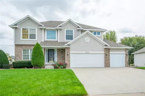 2613 Moonlight Dr, Des Moines, IA 50320