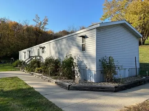 3556 Us-63 Hwy, Tama, IA 52339