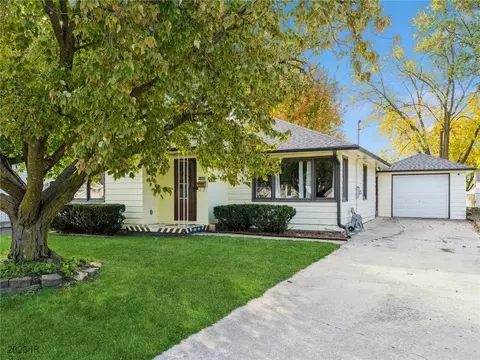 1103 N 5th Ave E, Newton, IA 50208
