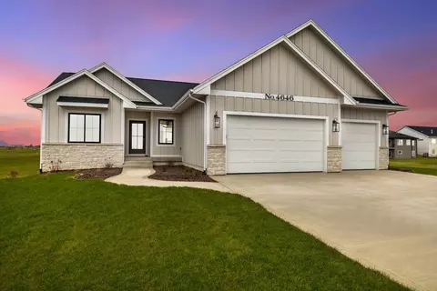 4646 178th St, Urbandale, IA 50323