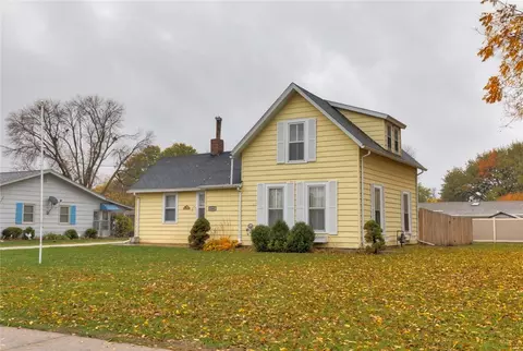 406 6th St SW, Altoona, IA 50009
