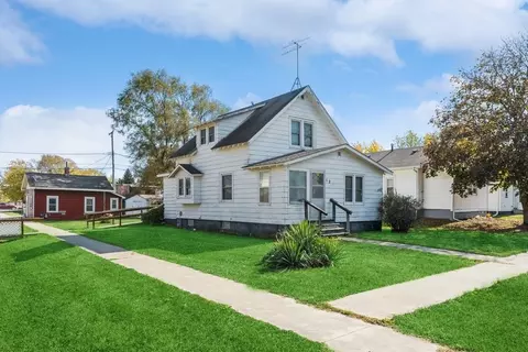 102 SW 1st St, Melcher Dallas, IA 50163
