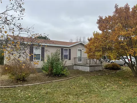 406 S Pine St, Zearing, IA 50278