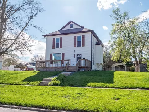 323 W 2nd St S, Newton, IA 50208