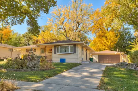 2224 NW 81st St, Clive, IA 50325