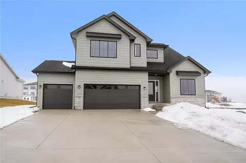 5612 163rd St, Urbandale, IA 50323