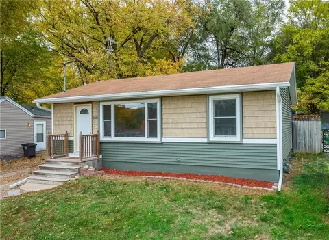 1239 E 36th Ct, Des Moines, IA 50317