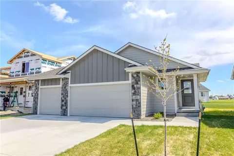 480 NW Compass Ave, Waukee, IA 50263