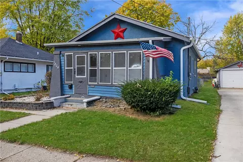 1804 E 23rd St, Des Moines, IA 50317