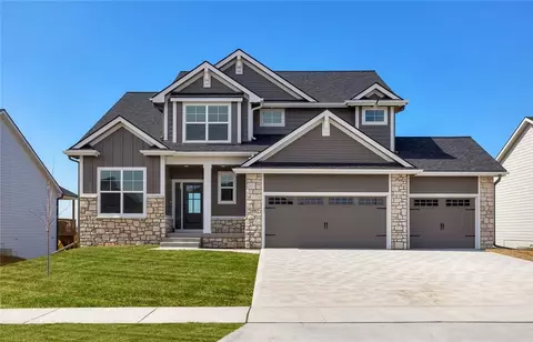 450 NW Gracewood Dr, Waukee, IA 50263
