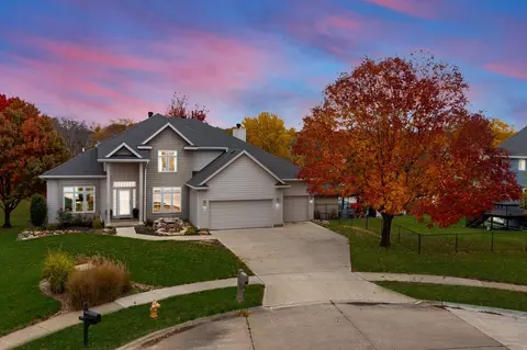 2907 140th St, Urbandale, IA 50323