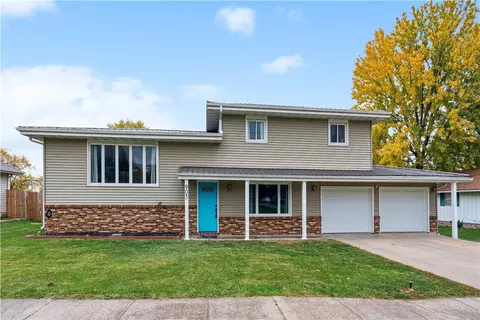 905 W Jackson St, Knoxville, IA 50138