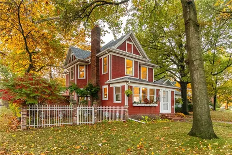 703 Northwestern Ave, Ames, IA 50010