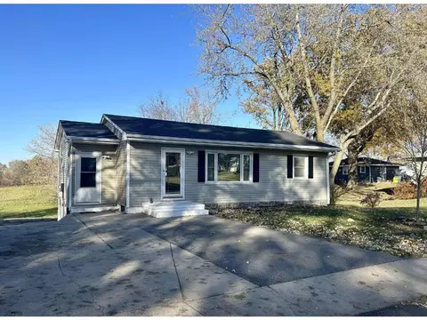 1206 W Euclid Ave, Indianola, IA 50125