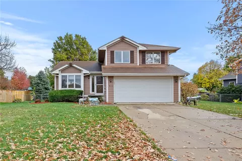 511 SW Kennybrook Dr, Grimes, IA 50111