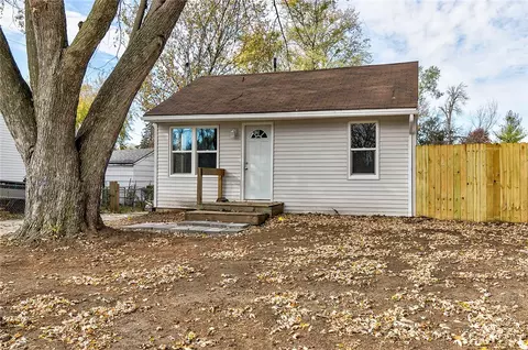 1606 E 27th St, Des Moines, IA 50317