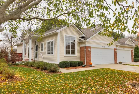 2332 Valley Ridge Pl, West Des Moines, IA 50265