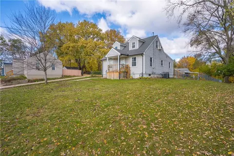 2958 Euclid Ave, Des Moines, IA 50317