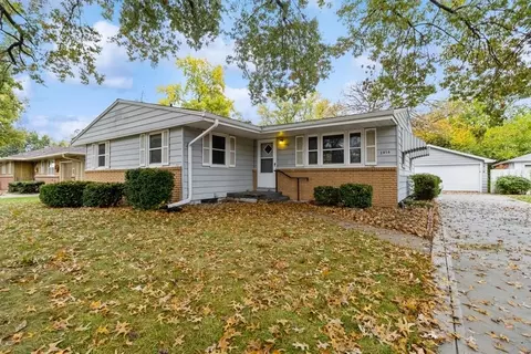 2816 Vine St, West Des Moines, IA 50265