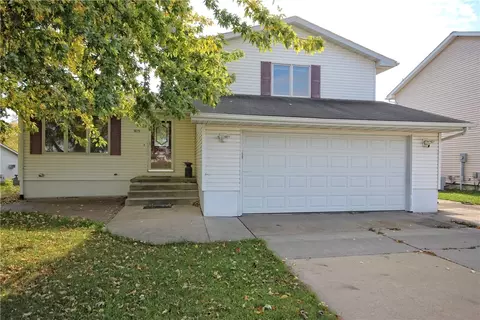 1109 E Iowa Ave, Indianola, IA 50125
