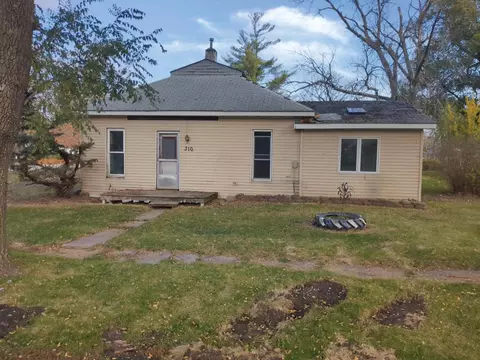 310 W W Park, Street, IA 52576