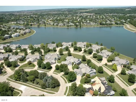 13789 Bay Hill Ct, Clive, IA 50325