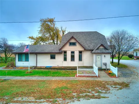 50 Latrobe Ave, Mccallsburg, IA 50154
