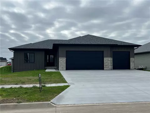 108 Meadowlark Dr, Monroe, IA 50170