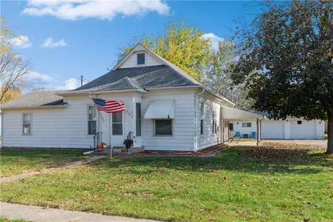 122 Main St, Reasnor, IA 50232