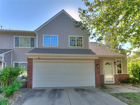 7425 Wistful Vista Dr #708, West Des Moines, IA 50266