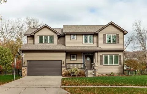 3425 Valley View Dr, West Des Moines, IA 50265