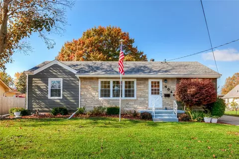4044 70th St, Urbandale, IA 50322