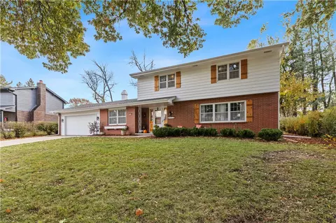 1804 80th St, Windsor Heights, IA 50324