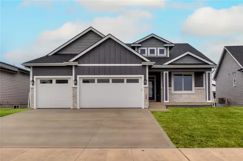 728 NE Doe Pointe Dr, Ankeny, IA 50021