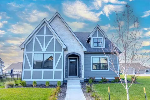 1808 SW Franklin Dr, Ankeny, IA 50023