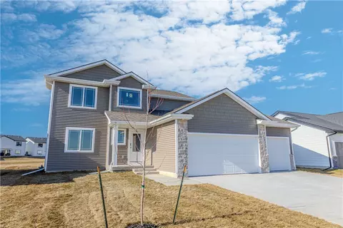 1020 Westridge St SW, Bondurant, IA 50035