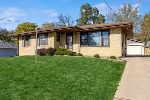 2554 E Sheridan Ave, Des Moines, IA 50317