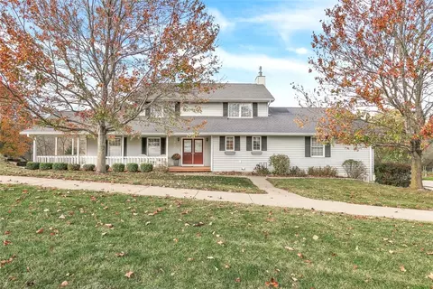 1425 W 4th St, Pella, IA 50219
