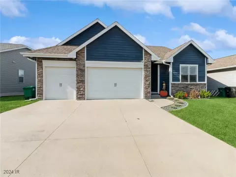 302 NE Megan Ave, Elkhart, IA 50073