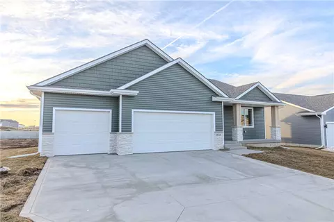 570 NW Rosemont Dr, Waukee, IA 50263