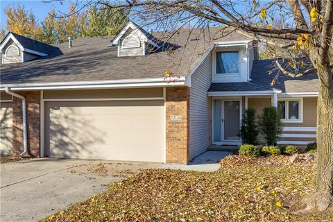 2826 W 1st St, Ankeny, IA 50023