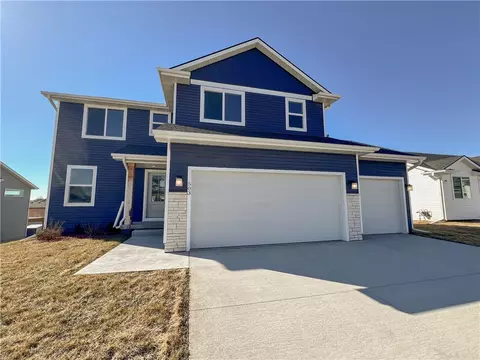 503 N 19th St, Indianola, IA 50125